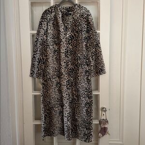 Ellen Tracy Leopard zip up lounger